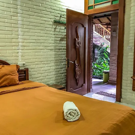 Arys Garden Hotel Yogyakarta Exterior photo