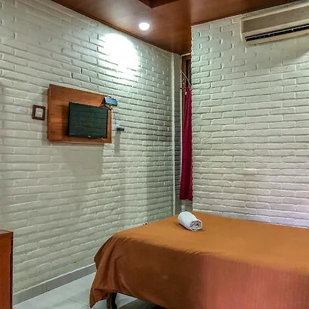 Arys Garden Hotel Yogyakarta Exterior photo