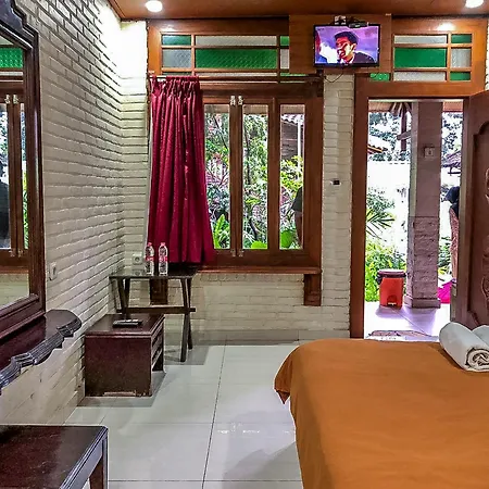 Arys Garden Hotel Yogyakarta Exterior photo