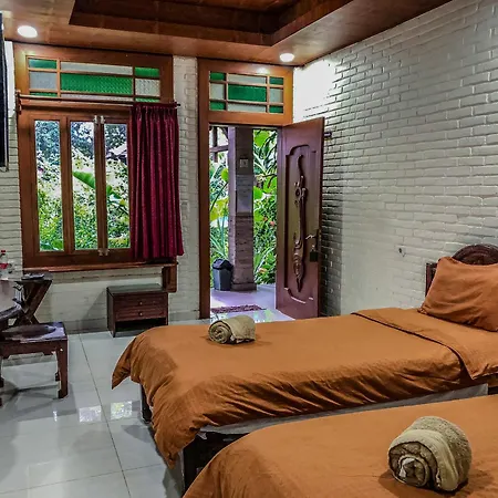 Arys Garden Hotel Yogyakarta Exterior photo