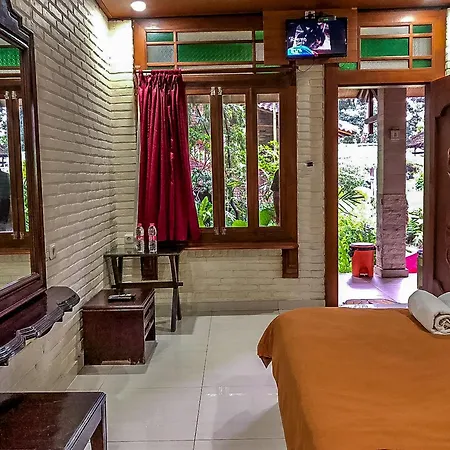 Arys Garden Hotel Yogyakarta Exterior photo