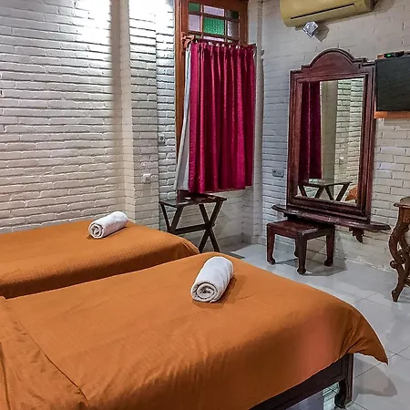 Arys Garden Hotel Yogyakarta Exterior photo