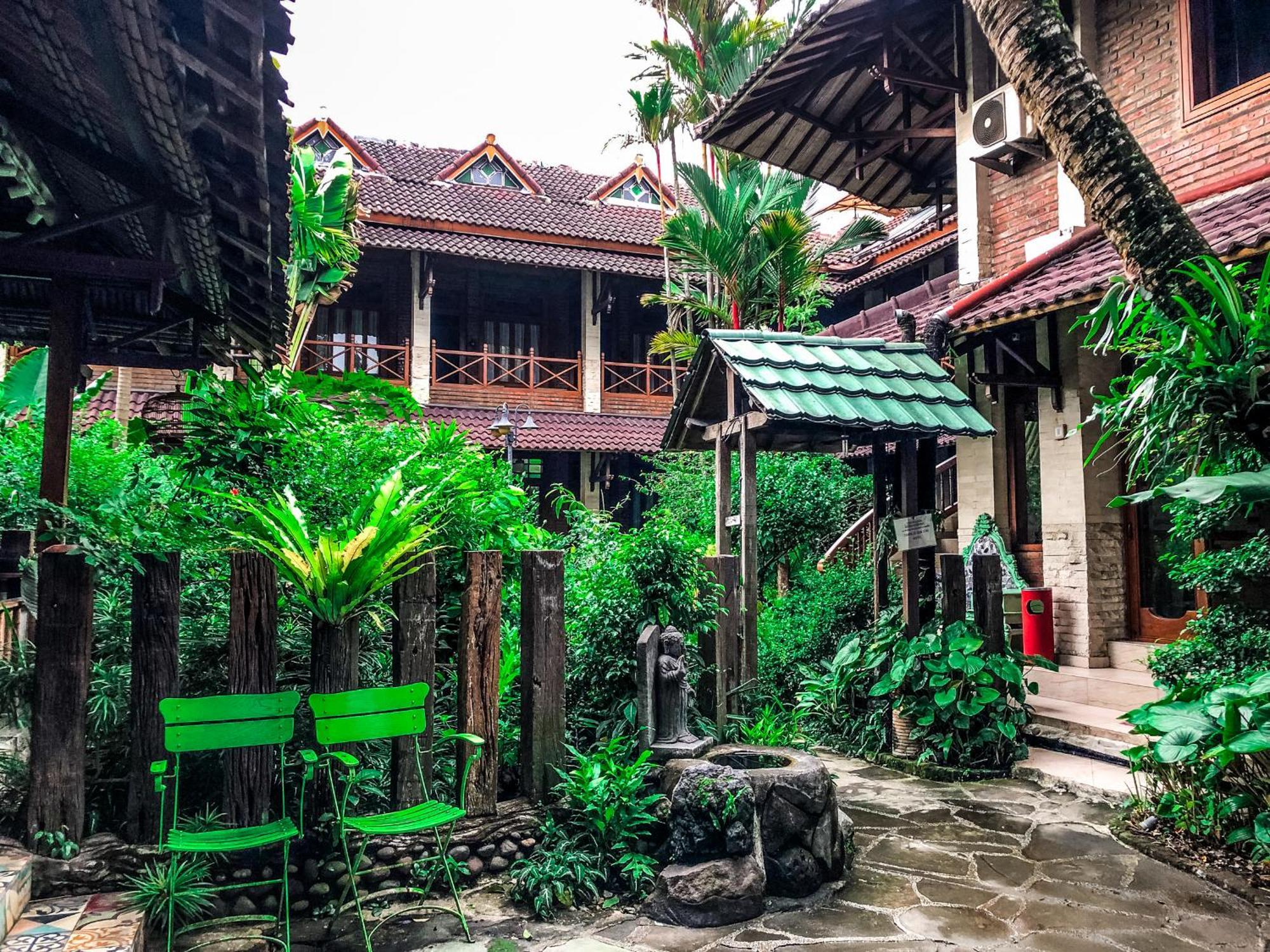 Arys Garden Guest house 3*