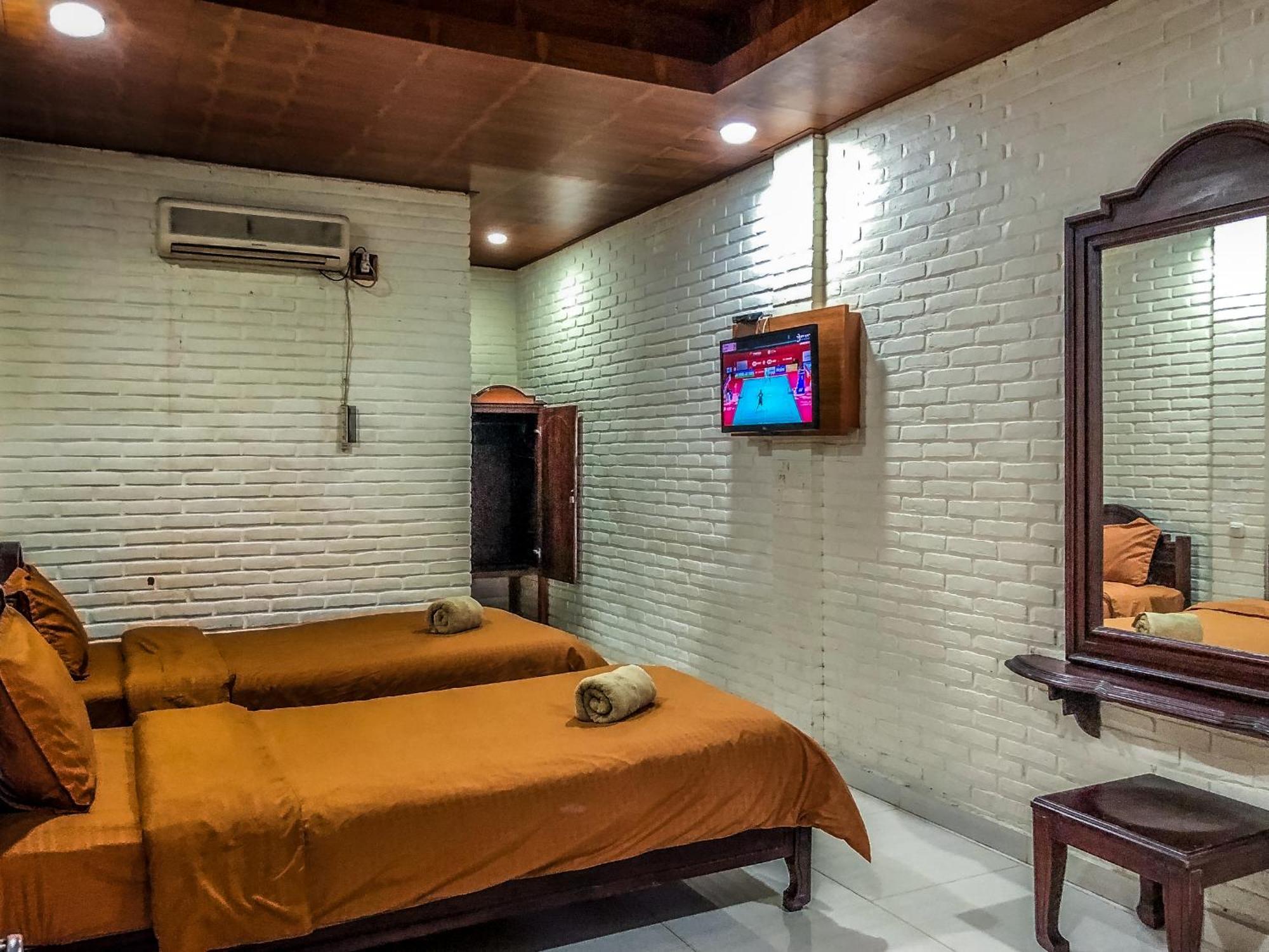 Arys Garden Guest house 3*