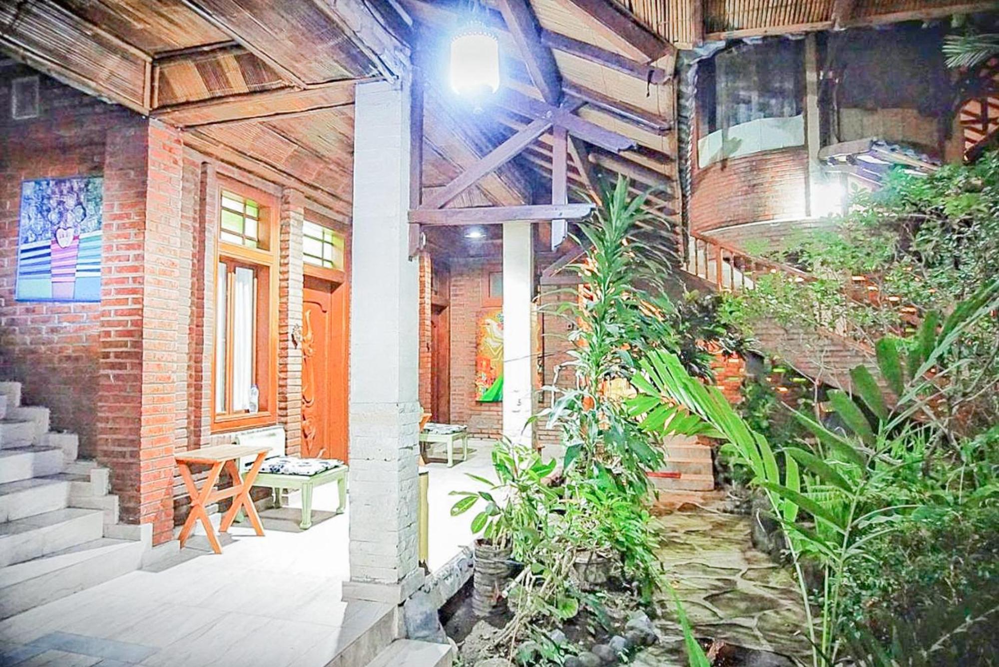 Guest house Arys Garden
