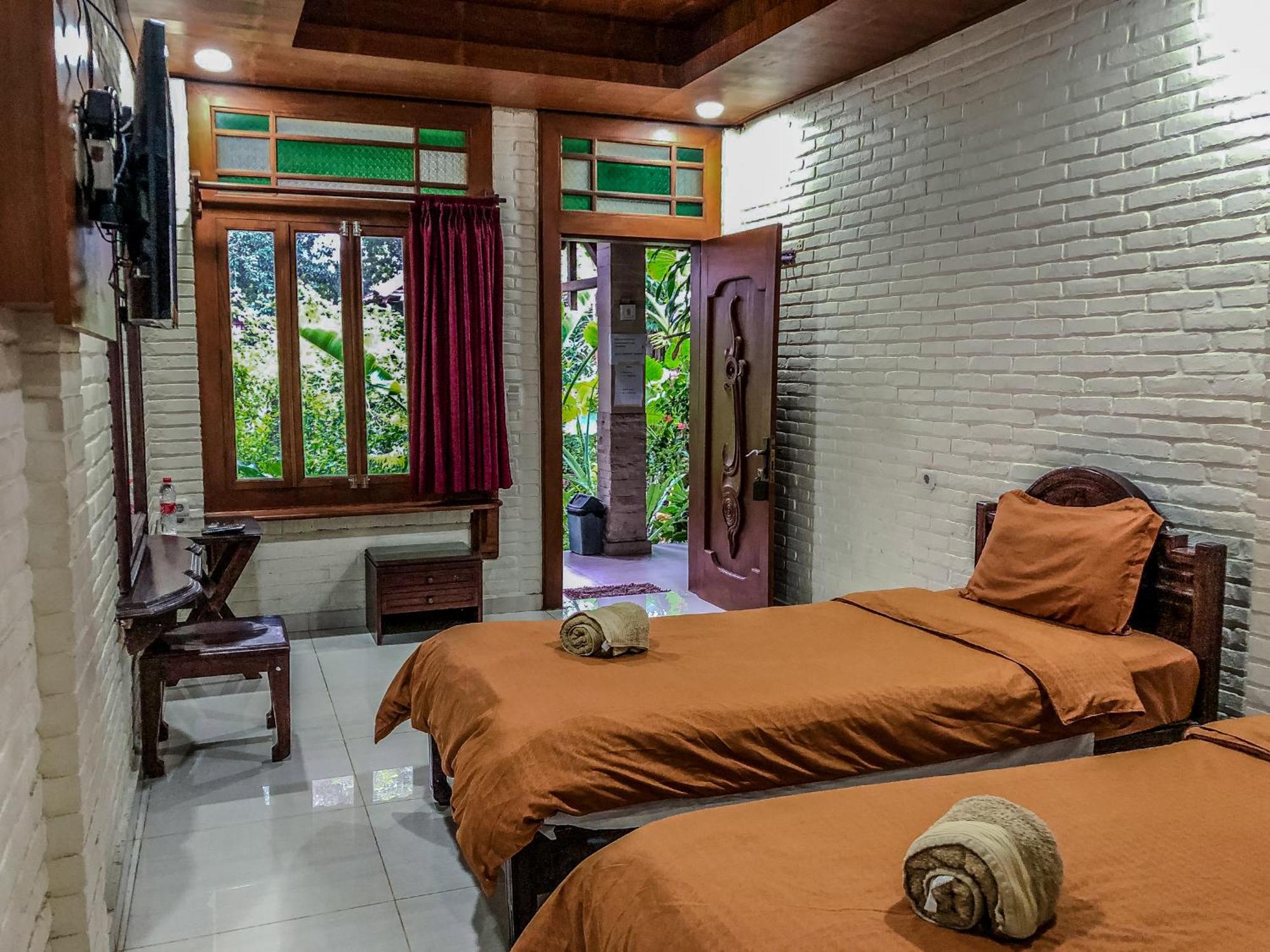 Arys Garden Guest house 3*