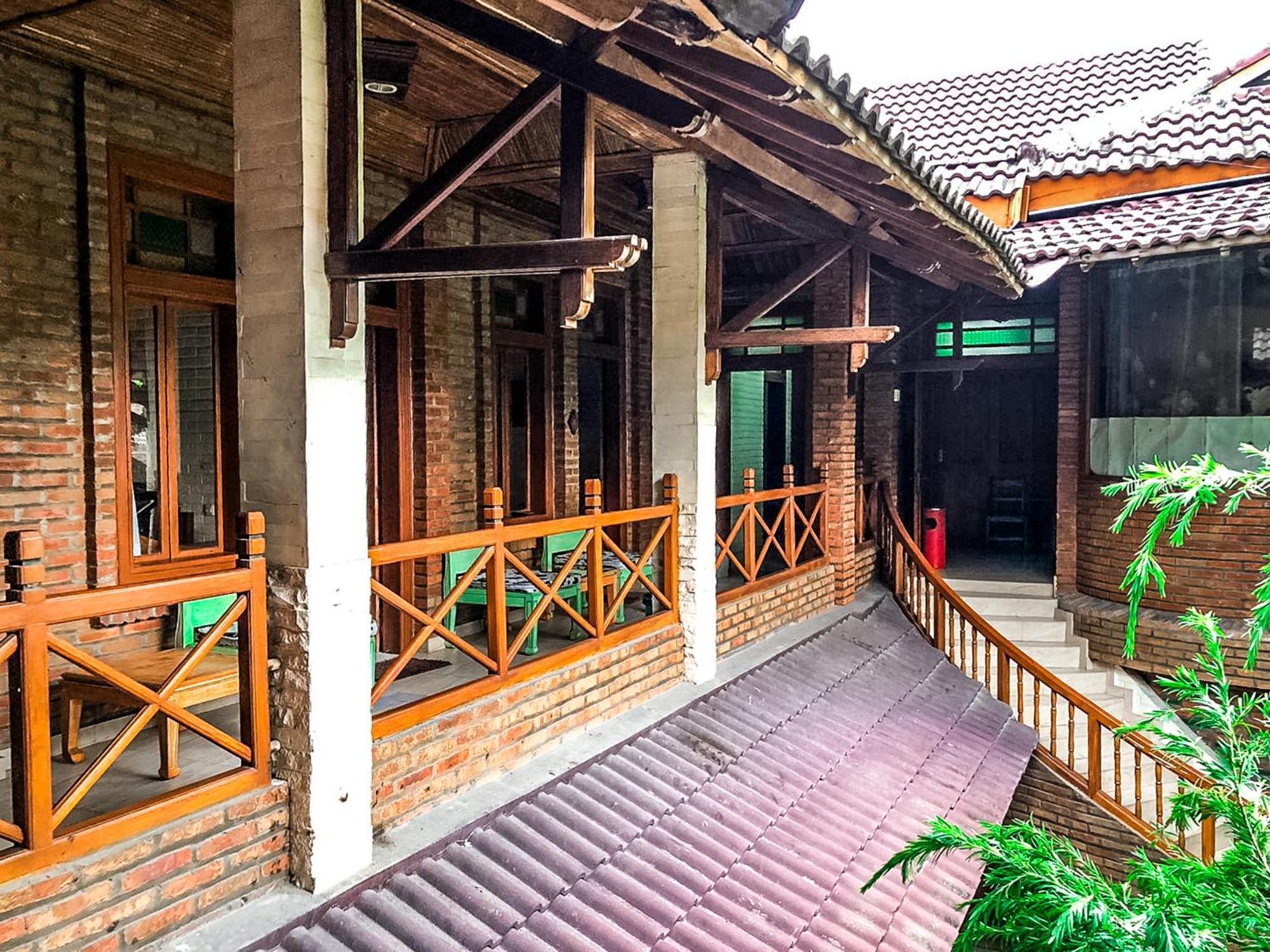 Guest house Arys Garden 3*