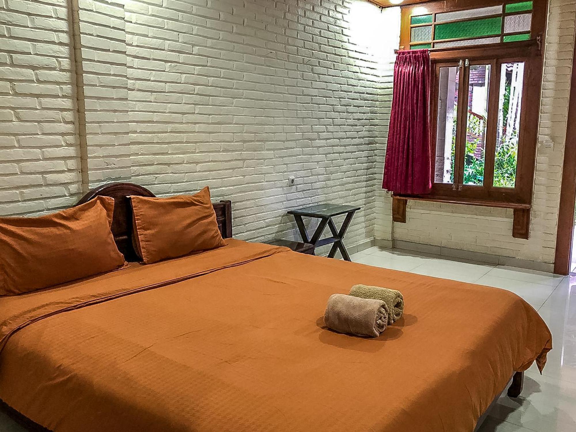Arys Garden Guest house 3*