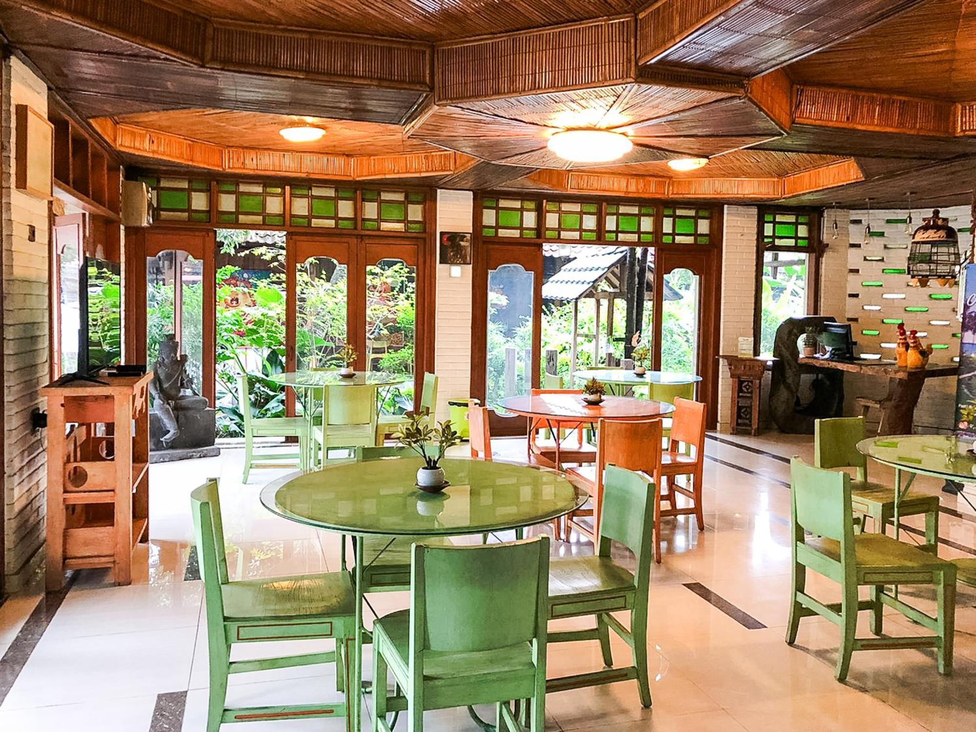 Arys Garden Guest house 3*