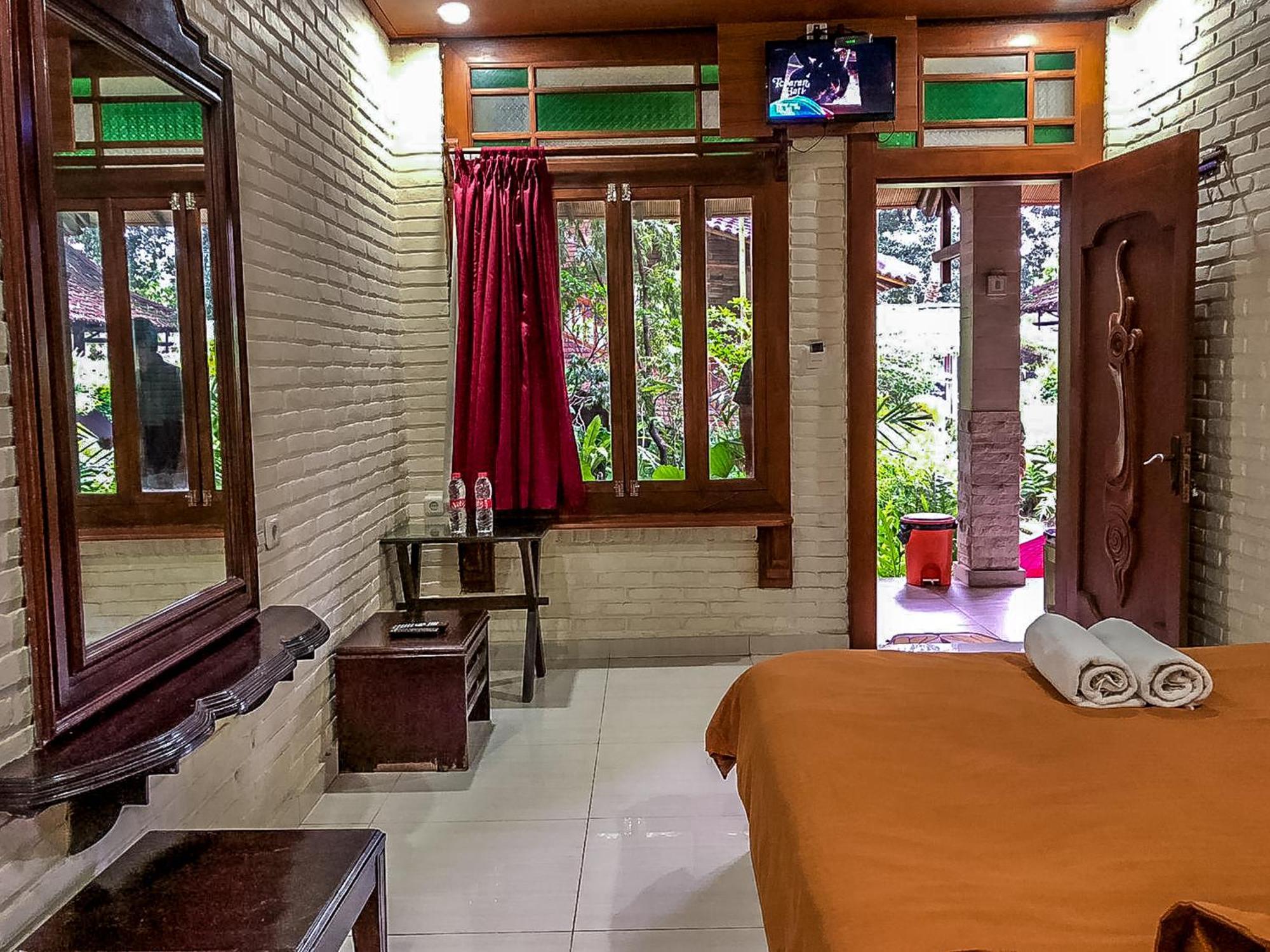 Arys Garden Guest house Yogyakarta