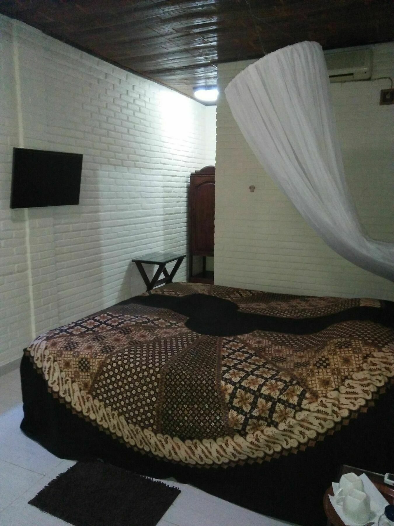 Arys Garden Guest house 3*